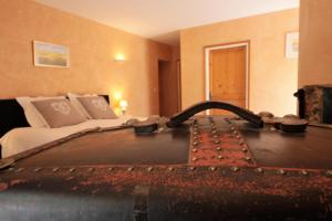 B&B / Chambres d'hotes Le Moulin de Montsegur : Chambre Lit Queen-Size - Vue sur Jardin