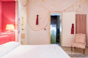 Piazza Colonna Apartment - Charme Holidays