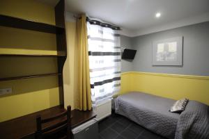 Hotels Hotel des Pyrenees : photos des chambres