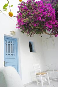 Yiannis Studios Paros Greece