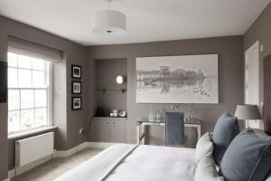 Superior Double or Twin Room with Sea View room in Giles Norman Gallery & Townhouse