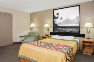 Queen Room room in Super 8 by Wyndham Madison East