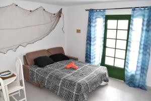 Puerto del Carmen center - New Apartment by the pool and private parking