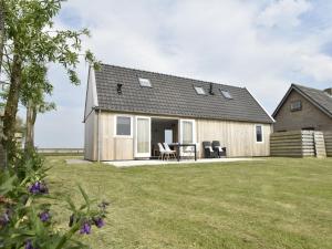 Luxurious Holiday Home in Petten near Beach