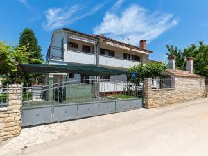 One-Bedroom Apartment room in Apartments Davorka