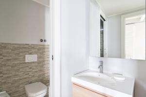 Charme and Lake View - byMyHomeinComo