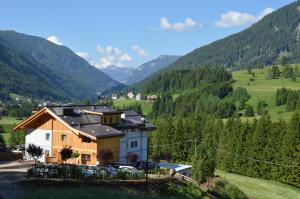 Pension La Lum De Roisc Soraga di Fassa Italien