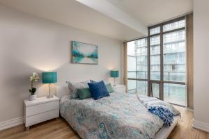 Luxury Sub-Penthouse in Downtown Toronto, Apartments - Toronto