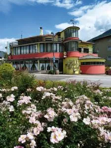 罗通达酒店 - 佩尔吉内瓦尔苏加纳