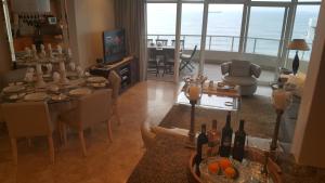 703 Oyster Schelles - by Stay in Umhlanga