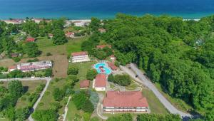 Sintrivanis Resort Beach