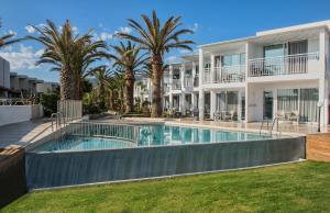 Happy Days Beach Hotel - 4hvězdičkové hotely ve městě Georgioupolis