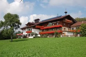 Berghof Pension und Ferienwohnungen - Hochbruck