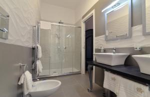 King Suite with Balcony room in Chiaia Roof