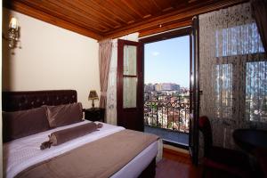 Double Room with Balcony room in Tahir Aga Konagi Hotel