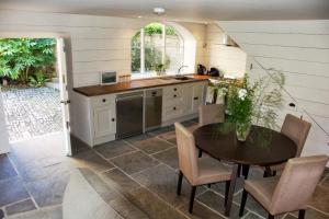 Ivythorpe Coach House