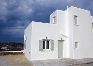 Minimal Houses Myconos Greece