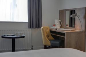 Standard Twin Room room in Best Western White House Hotel