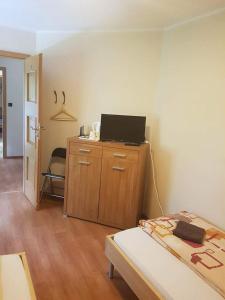 Guest House Meat Heads Pub