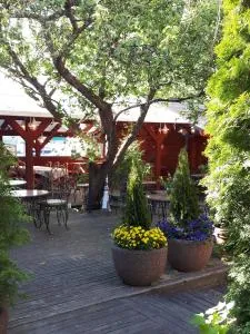 Hotelli Luostarin Puutarha - 新考蓬基