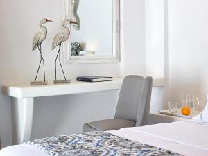 Lithos Luxury Rooms (Adults Only) Milos Greece