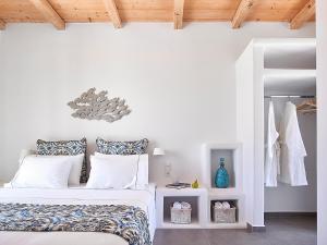 Lithos Luxury Rooms (Adults Only) Milos Greece