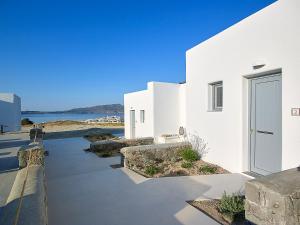 Lithos Luxury Rooms (Adults Only) Milos Greece