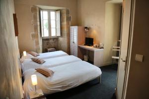 Hotels Logis La Garissade : photos des chambres