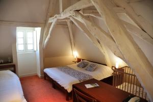 Hotels Logis La Garissade : Chambre Triple Confort