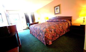 King Smoking Premium room in American Motel - Lenoir