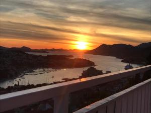 Solis Occasus Apartment