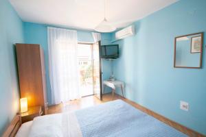 2 rooms app for 3 persons with 2 terraces near beach&town