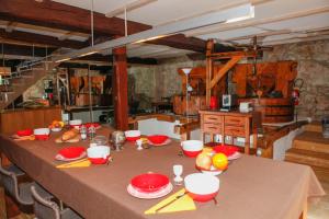 Moulin dentre les roches