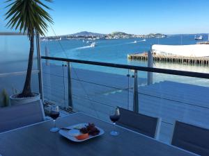 Princes Wharf - Luxury 2BR Penthouse with Amazing Views