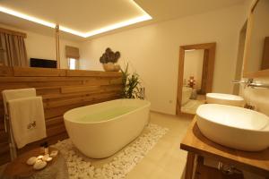 Deluxe Wedding Suite with Private Pool