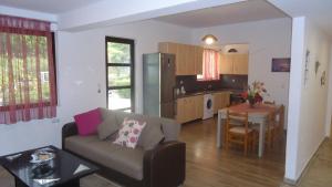 Salakos Mountain View Home
