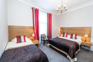 Family Room with Bathroom room in Belvedere Hotel