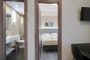 Two Bedrooms Confort Suite room in Athens Comfort