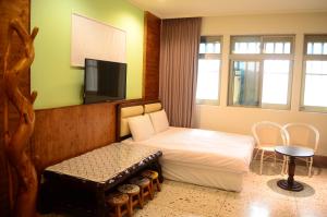 Phòng Gia đình nhìn ra Núi (Family Room with Mountain View)