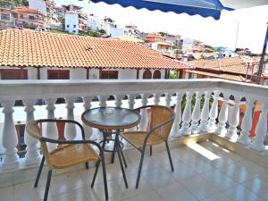 Deluxe Double Room with Side Sea View
