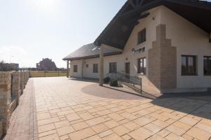 Apartamenty przy basenie blisko morza Brown