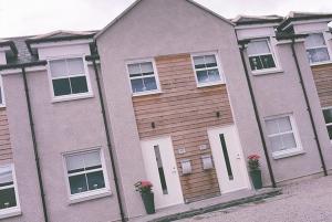 Yvis 2Bedroom 2Bathroom Apartment