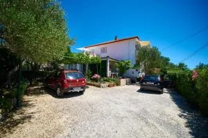 Balen Guest house - Banjol