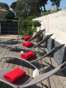 Appartements Le petit cassis vue mer appartement 70m2 piscine : photos des chambres