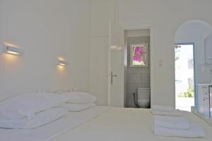 Yiannis Studios Paros Greece