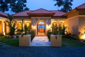 La Colina - 3 Bedrooms - Roatán