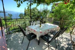 Apartman Lena 