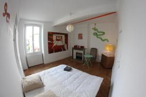 B&B / Chambres d'hotes L'auberge Meilhannaise : Chambre Familiale