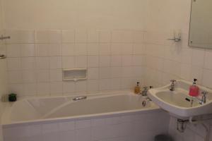 The Hamlet Country Lodge