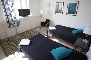 Two-Bedroom Apartment room in Yömyssy Apartments